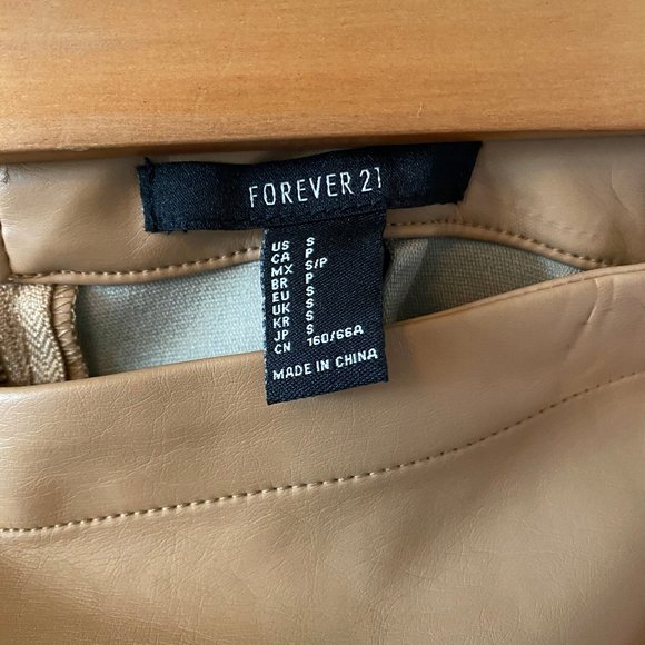 Forever 21 Faux Leather Skirt - Picture 3 of 3